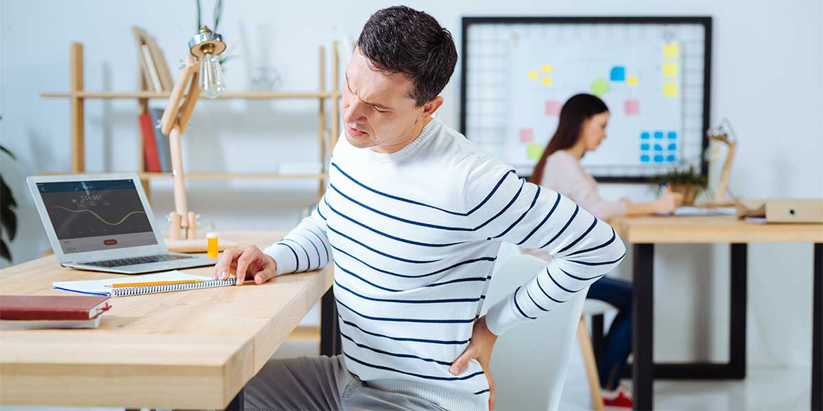 Recomendaciones-para-mejorar-tu-postura-y-prevenir-lesiones-en-la-oficina